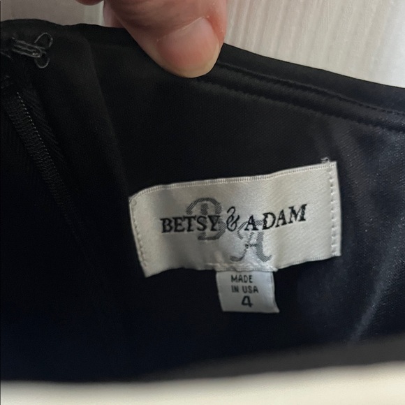 Betsy & Adam Ruffle One‎ Shoulder Scuba Trumpet Gown Black White Size 4 - Picture 5 of 10